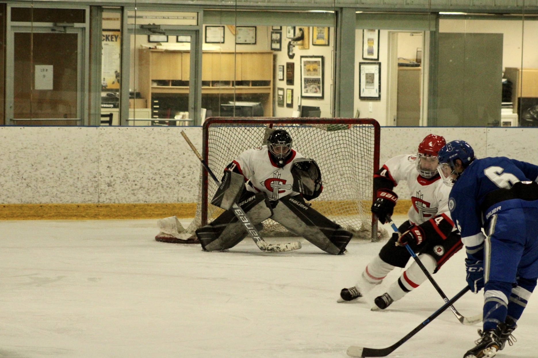 Men's Hockey loses 2-0 to Indiana Tech