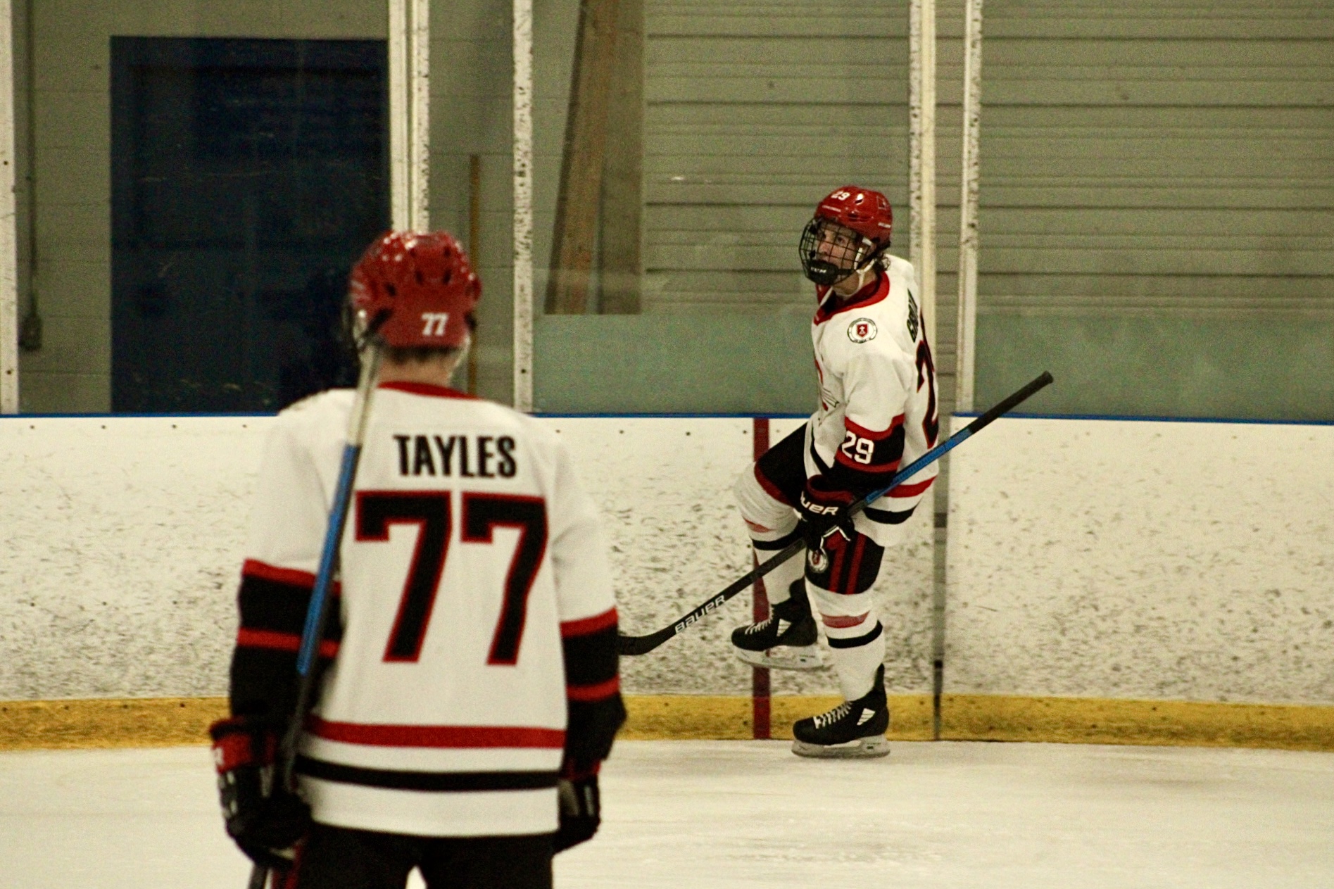 Men's Hockey tops Saints in overtime