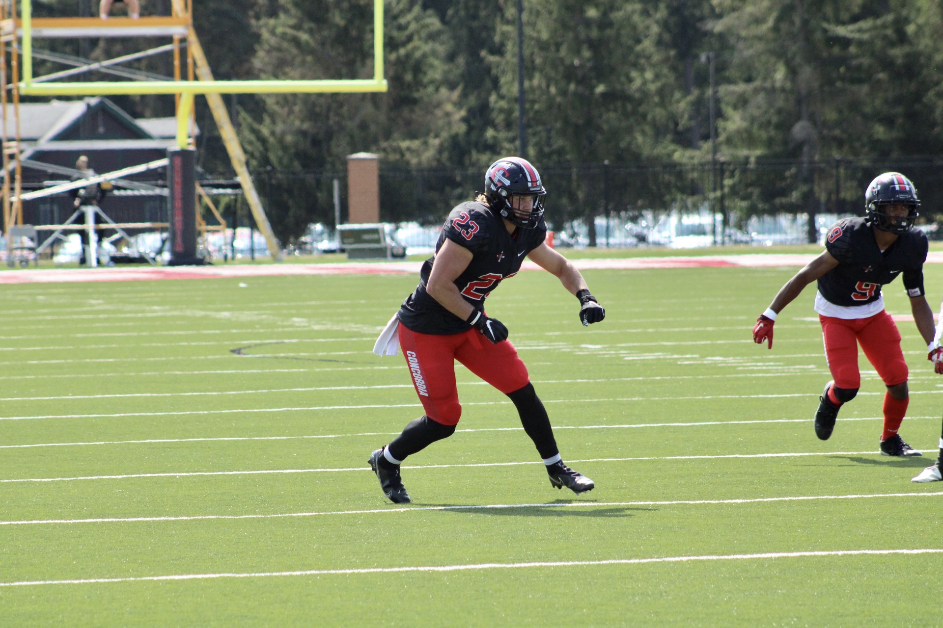 Football Clinches MSFA Mideast Co-Championship With 37-7 Win Over Saint Francis