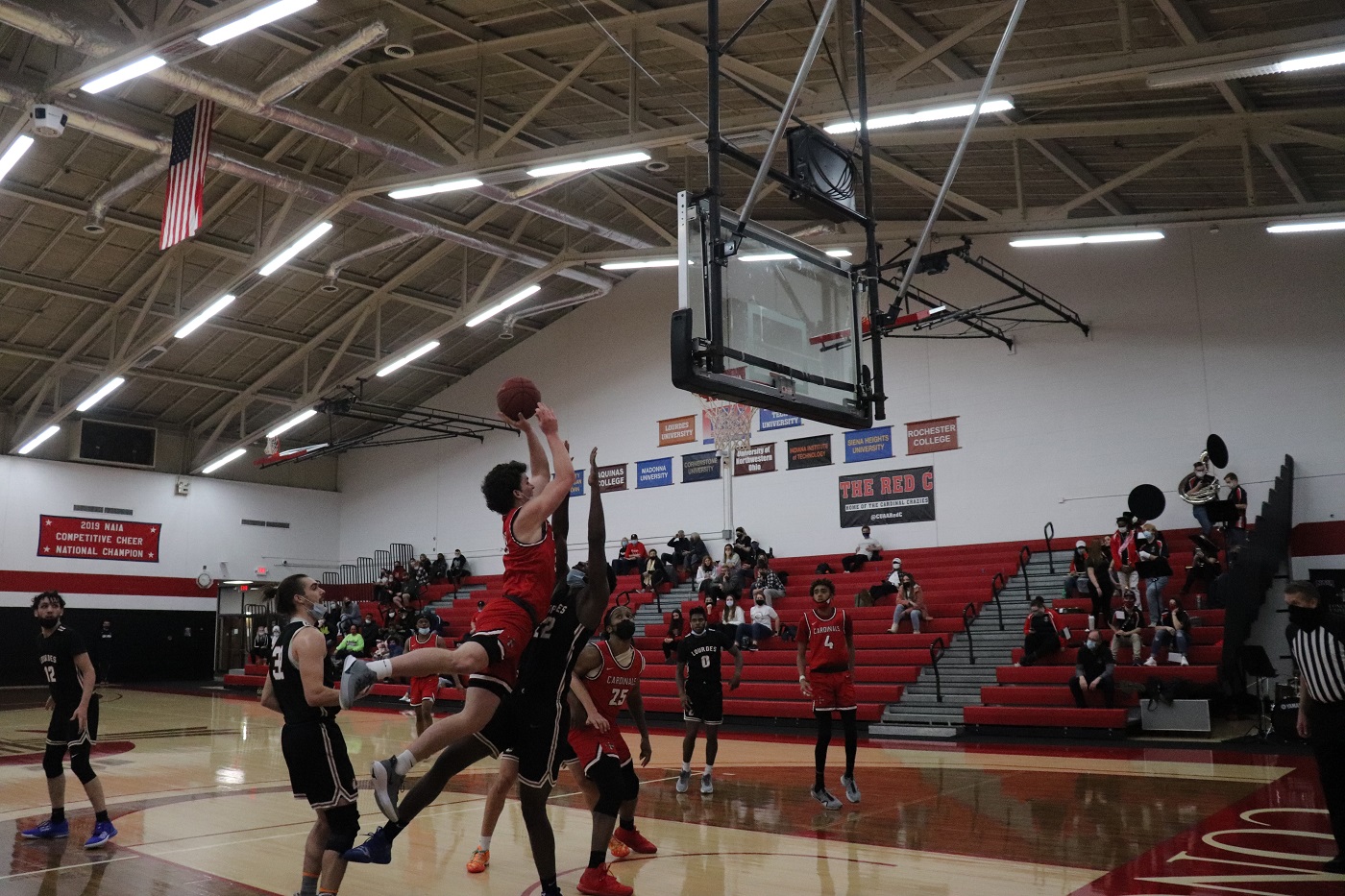 Men's basketball ends season in WHAC semifinals to Indiana Tech