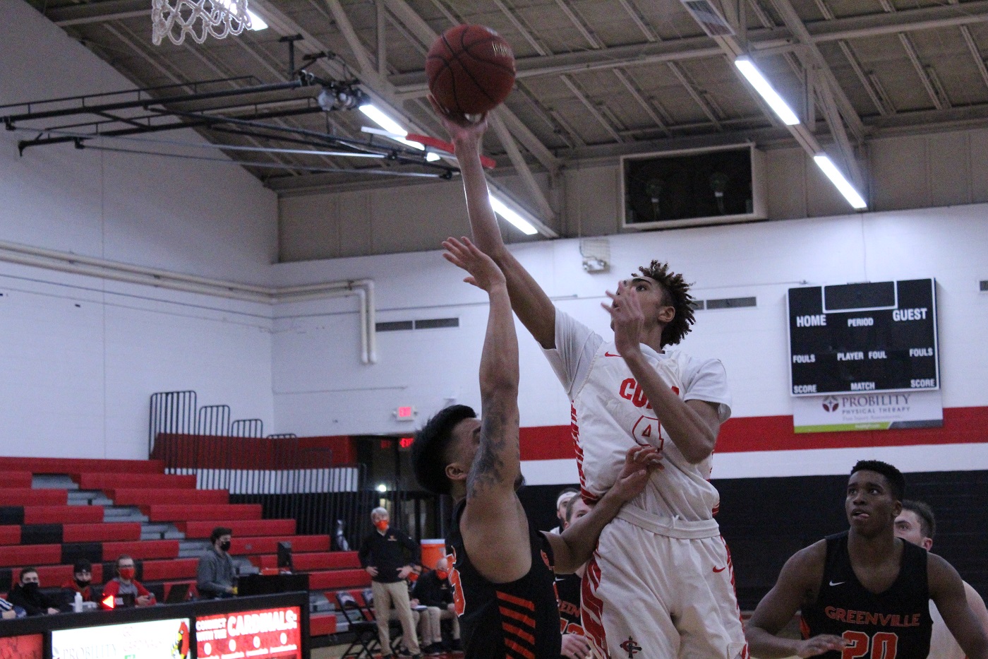 Men's basketball holds on for a thrilling 66-65 win in WHAC opener