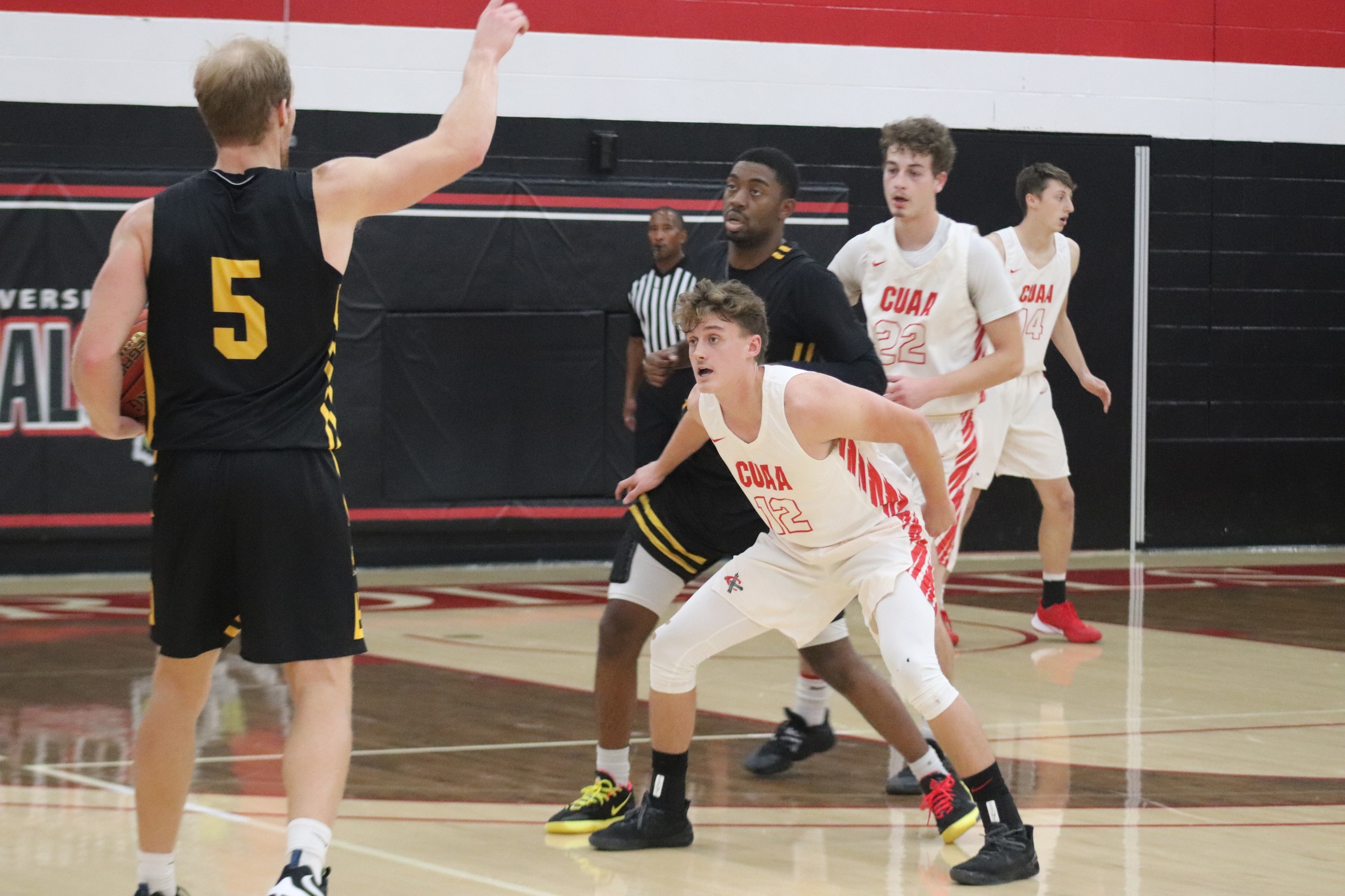 Men's Basketball downs Goshen 70-57
