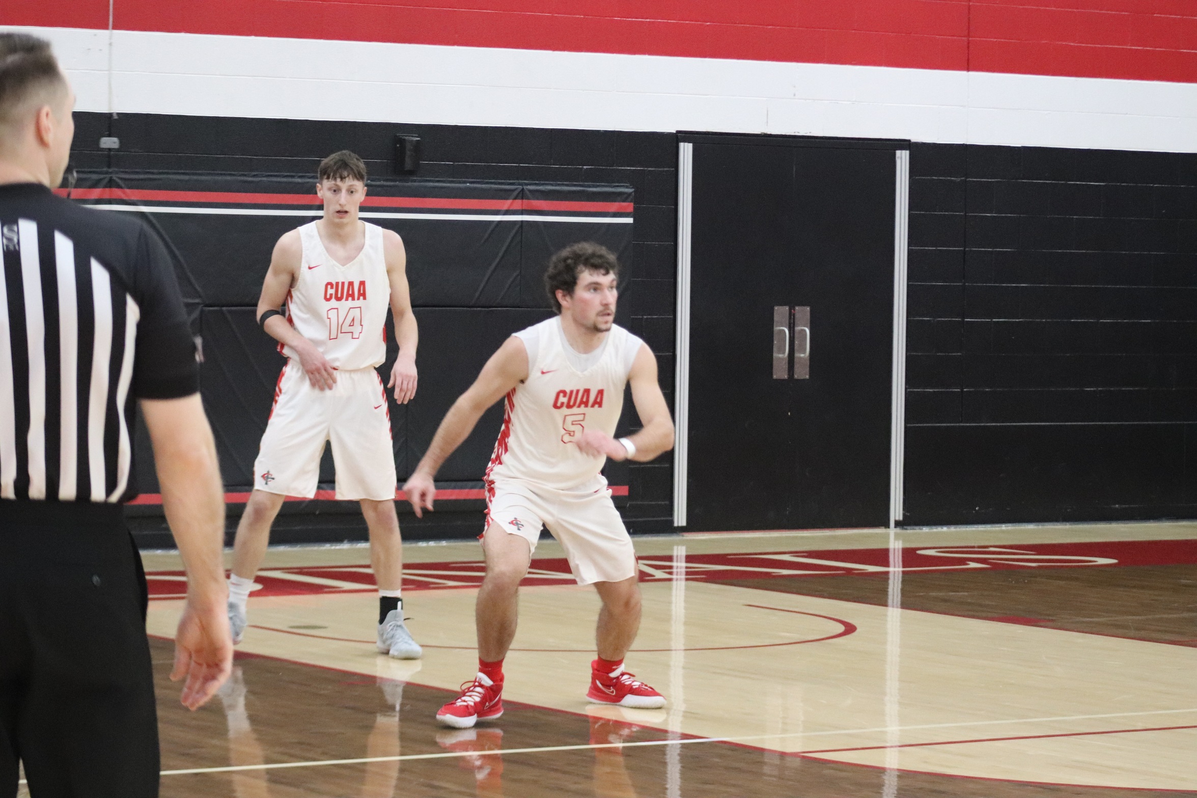 Men's Basketball claims 100-69 victory over Eureka