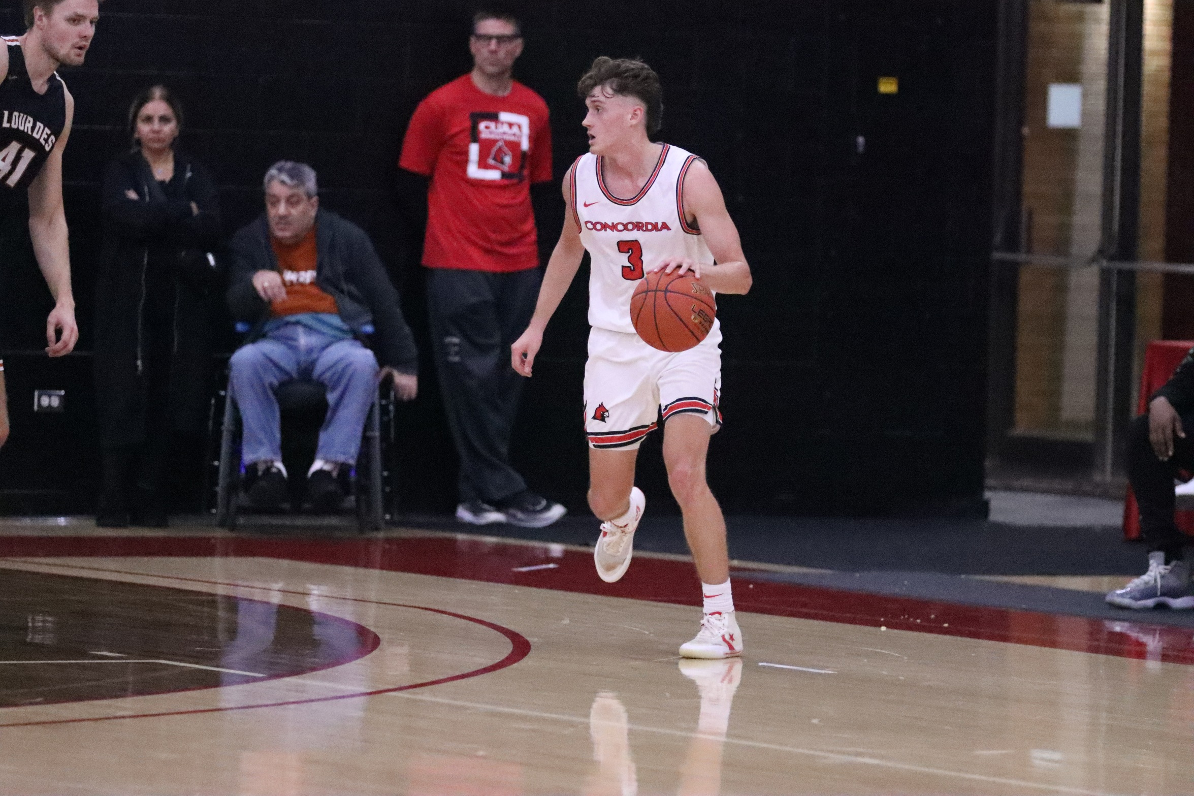 Men's Basketball loses close battle against Crusaders