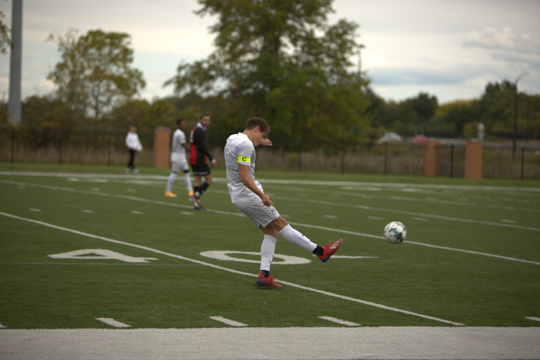 Men's soccer defeats Rochester 1-0 in season opener