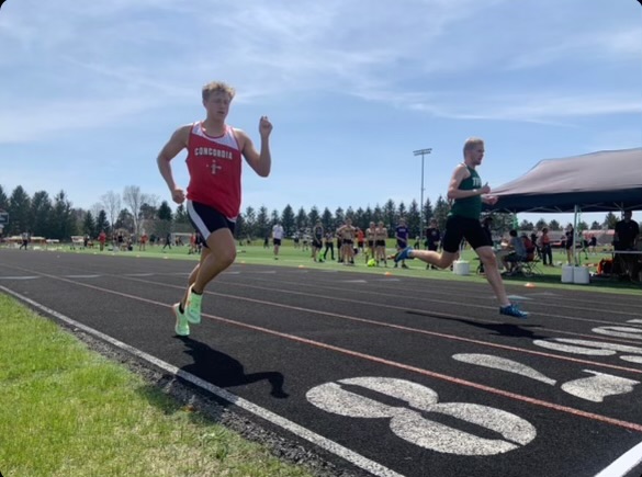 Men's Outdoor competes at the Mike Becraft Invite