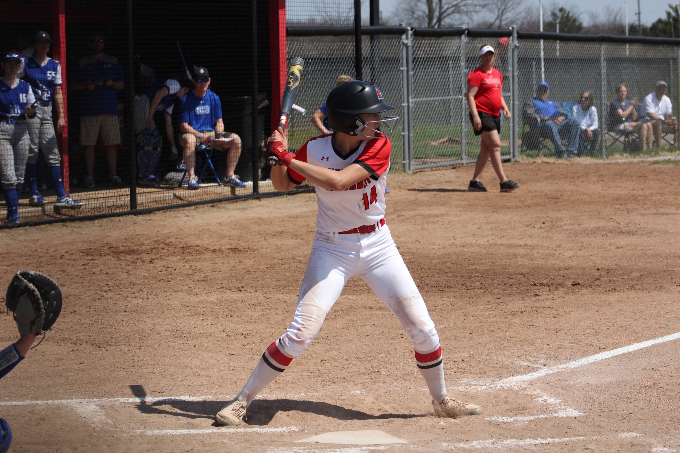 Softball splits Saturday's game; Highlighted by walk-Off vs Bethel