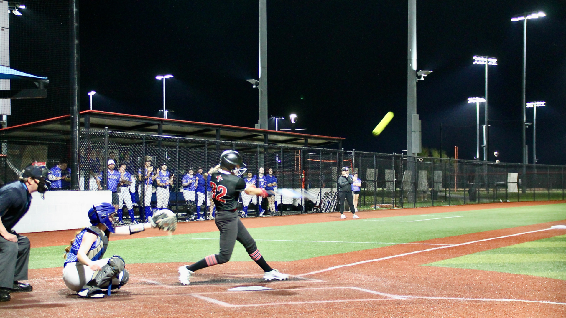 Softball picks up 2 wins, including win against #16 IWU