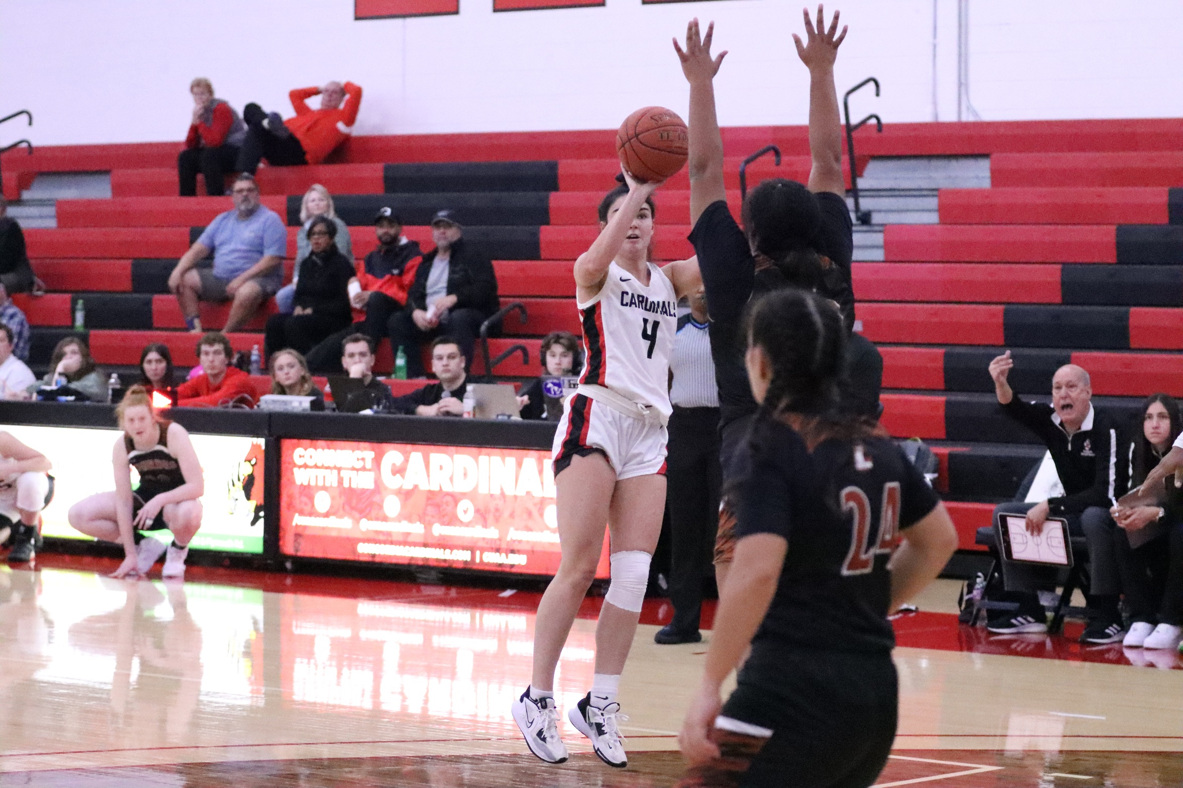 Women's Basketball tops Lourdes 64-50 in WHAC opener