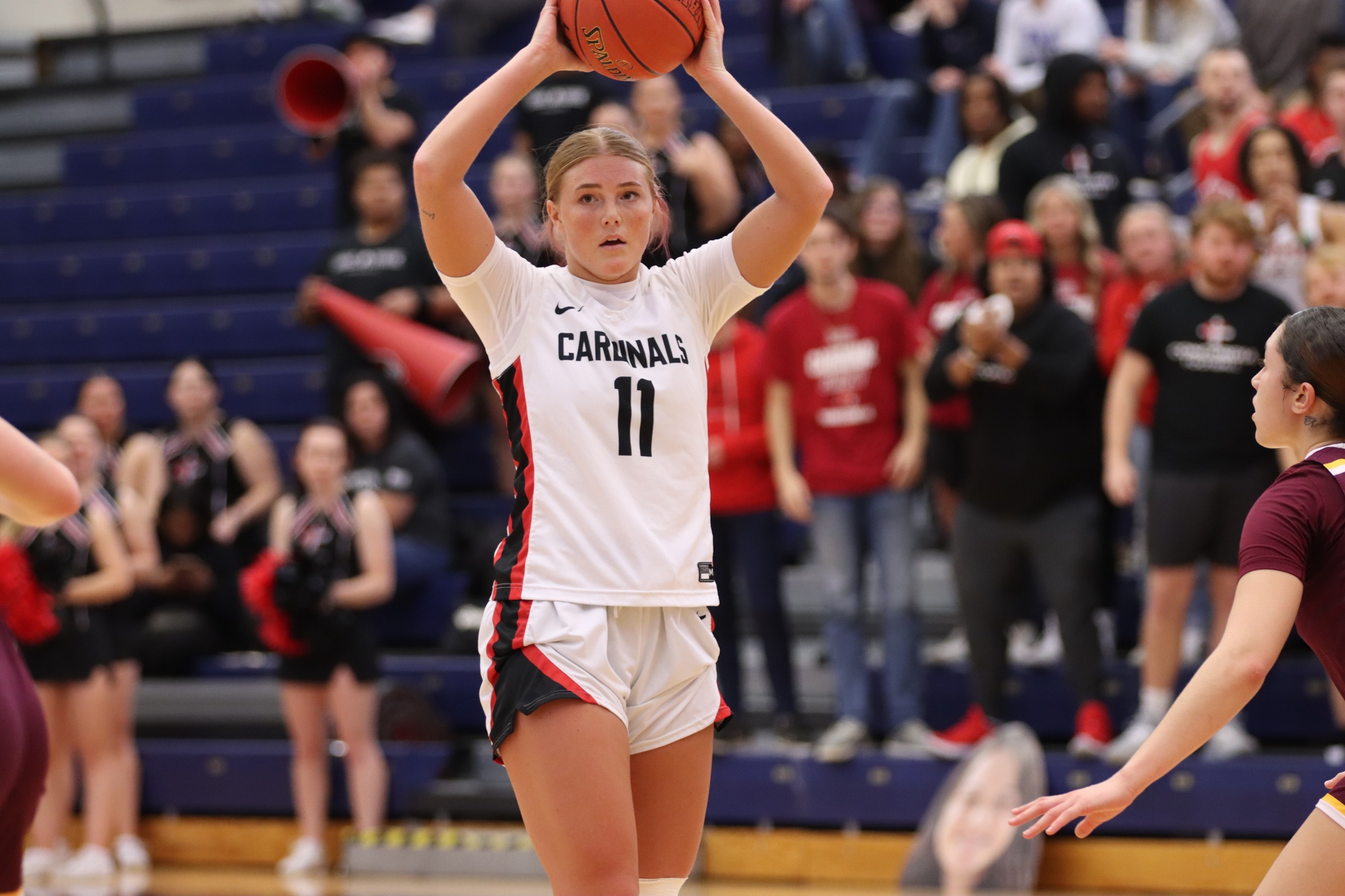 Women's Basketball unable to overcome Cougars' fourth quarter comeback in CIT opener