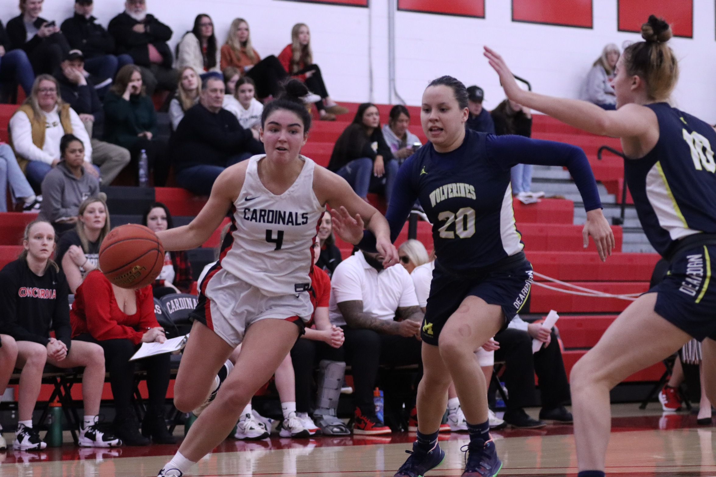 Women's Basketball overpowers UM-Dearborn 72-43