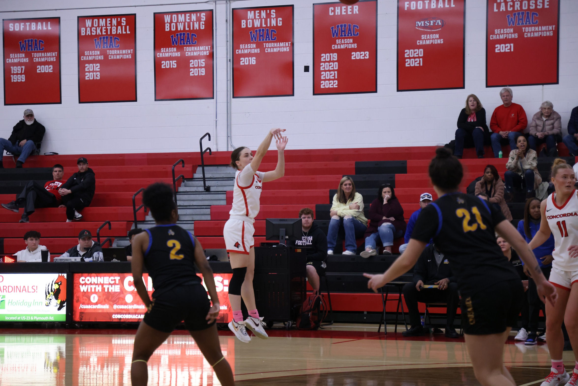 Women's Basketball rally falls short at #19 Indiana Tech