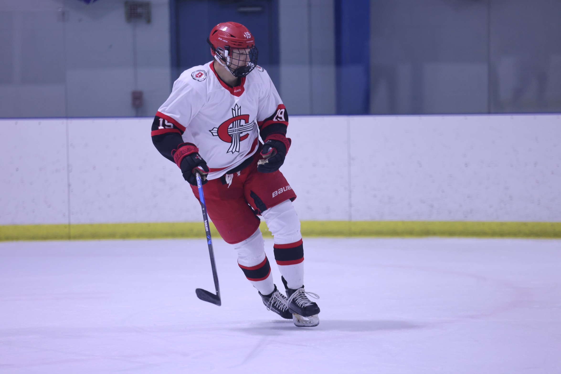 Men's Hockey's comeback bid falls short as they fall 6-4 to Lawrence Tech
