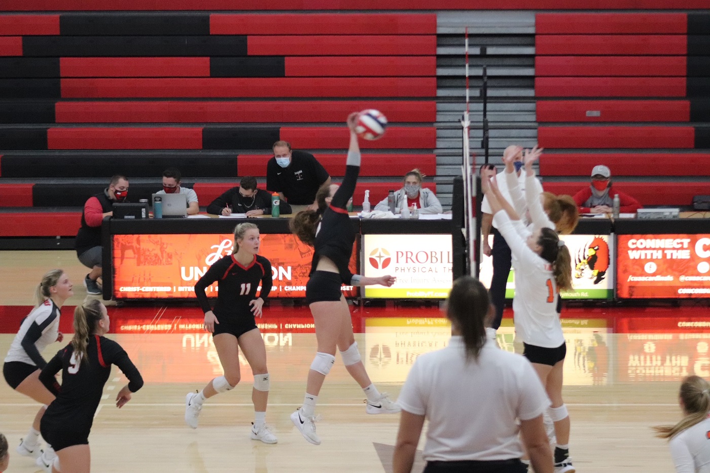 Volleyball resumes season with close loss to Siena Heights