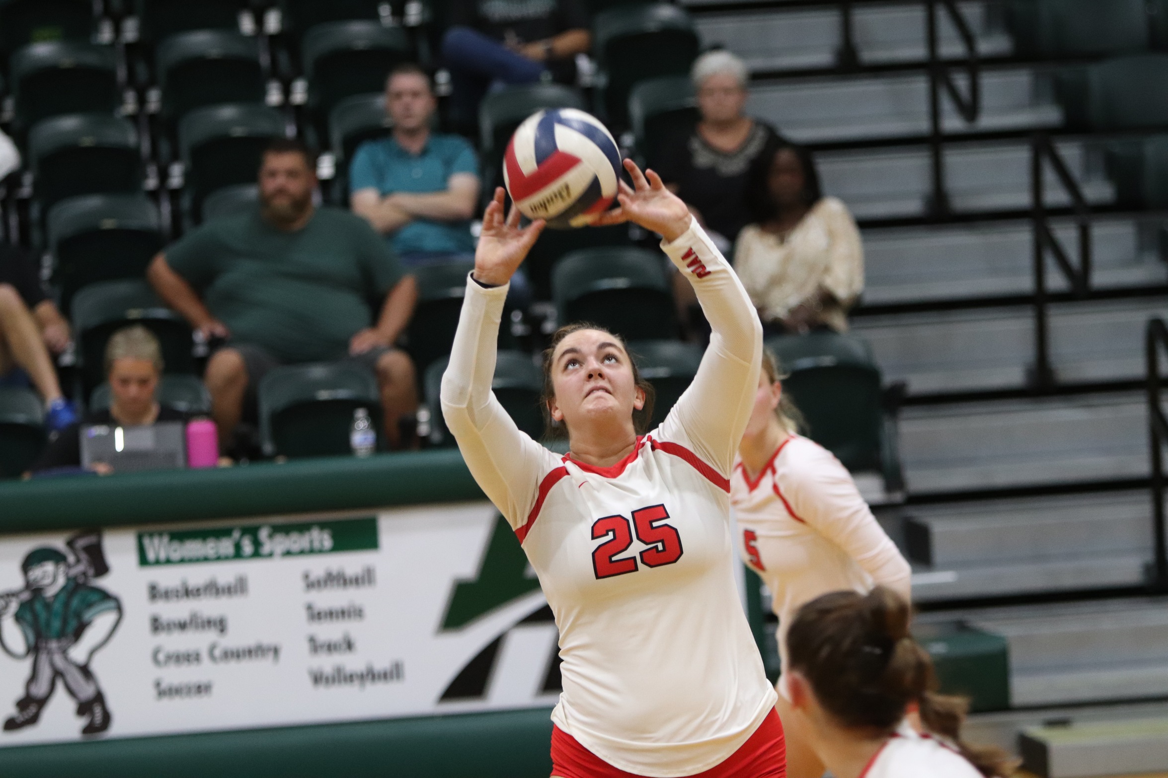 Volleyball falls at Indiana Tech
