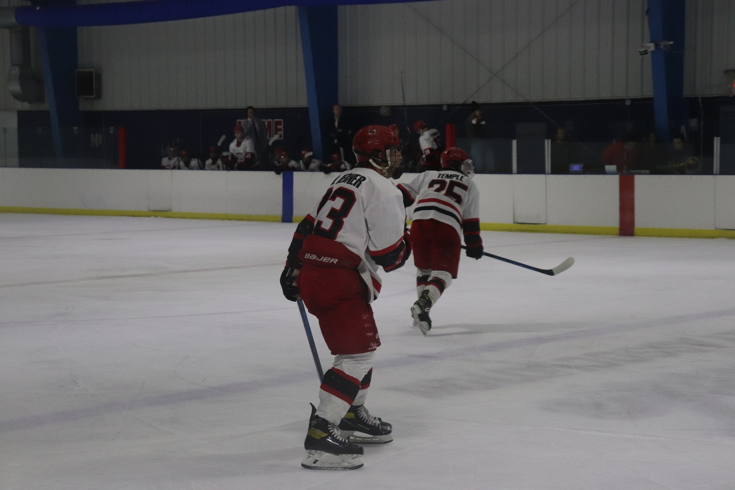 Men's Hockey wins at Lawrence Tech
